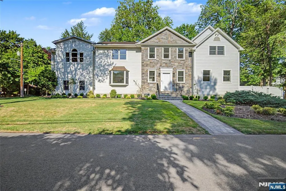 337 Franklin Haworth, NJ 07641