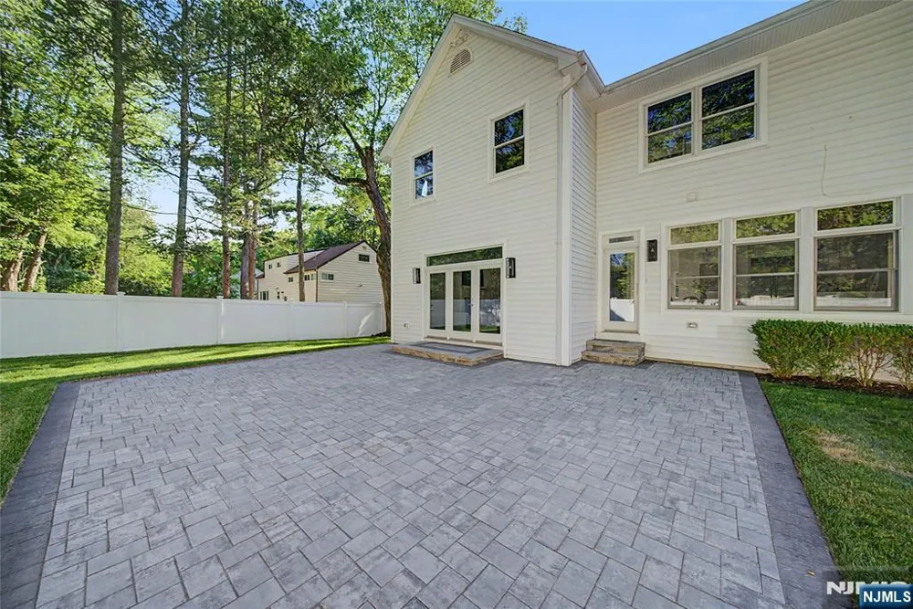 337 Franklin Haworth, NJ 07641