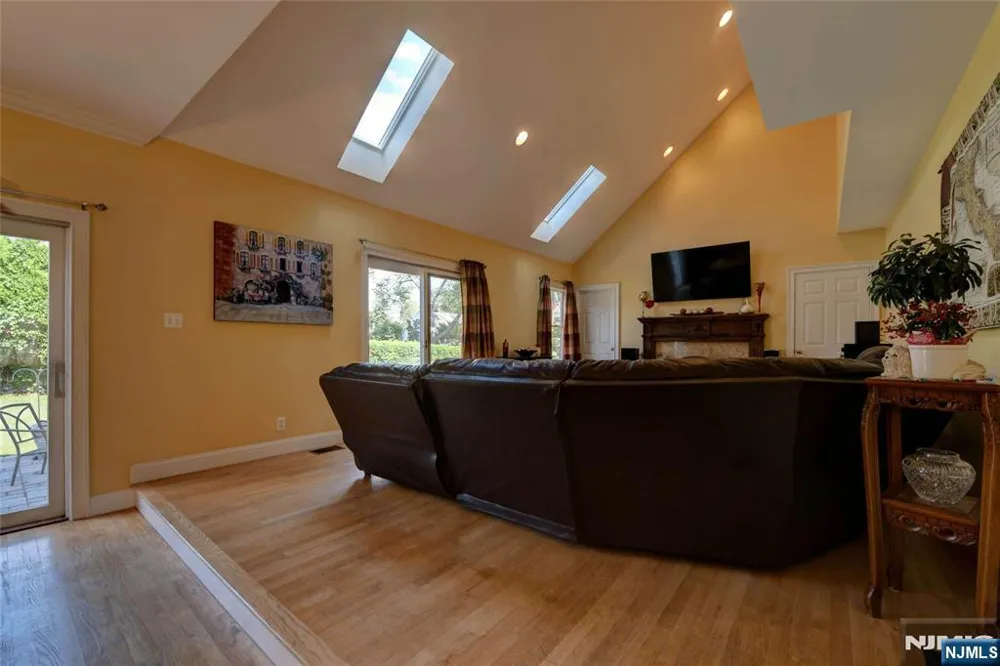 66 Boulevard Pequannock Township, NJ 07440