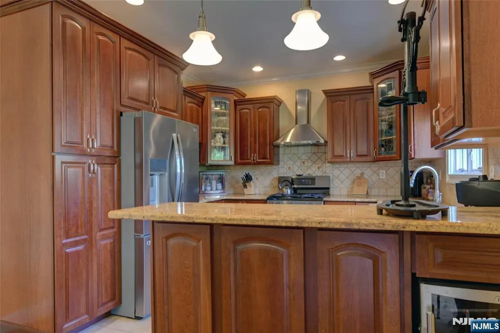 66 Boulevard Pequannock Township, NJ 07440