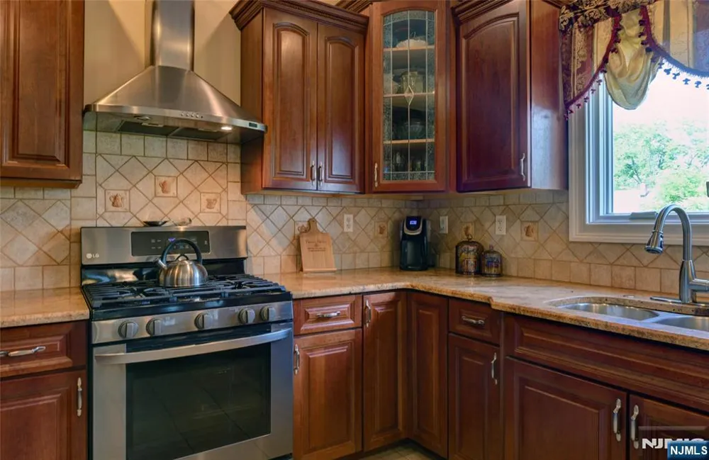 66 Boulevard Pequannock Township, NJ 07440