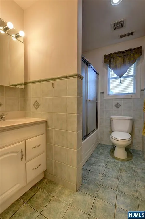 66 Boulevard Pequannock Township, NJ 07440