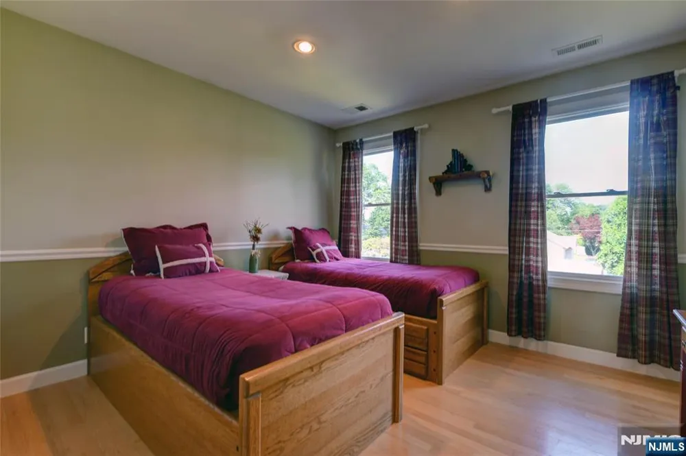 66 Boulevard Pequannock Township, NJ 07440
