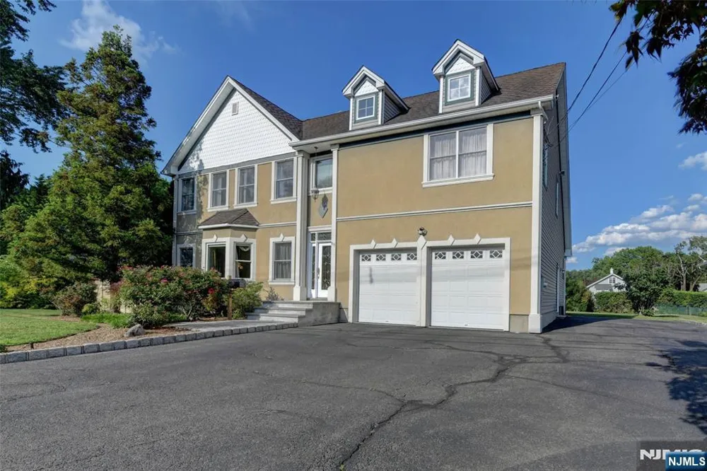66 Boulevard Pequannock Township, NJ 07440