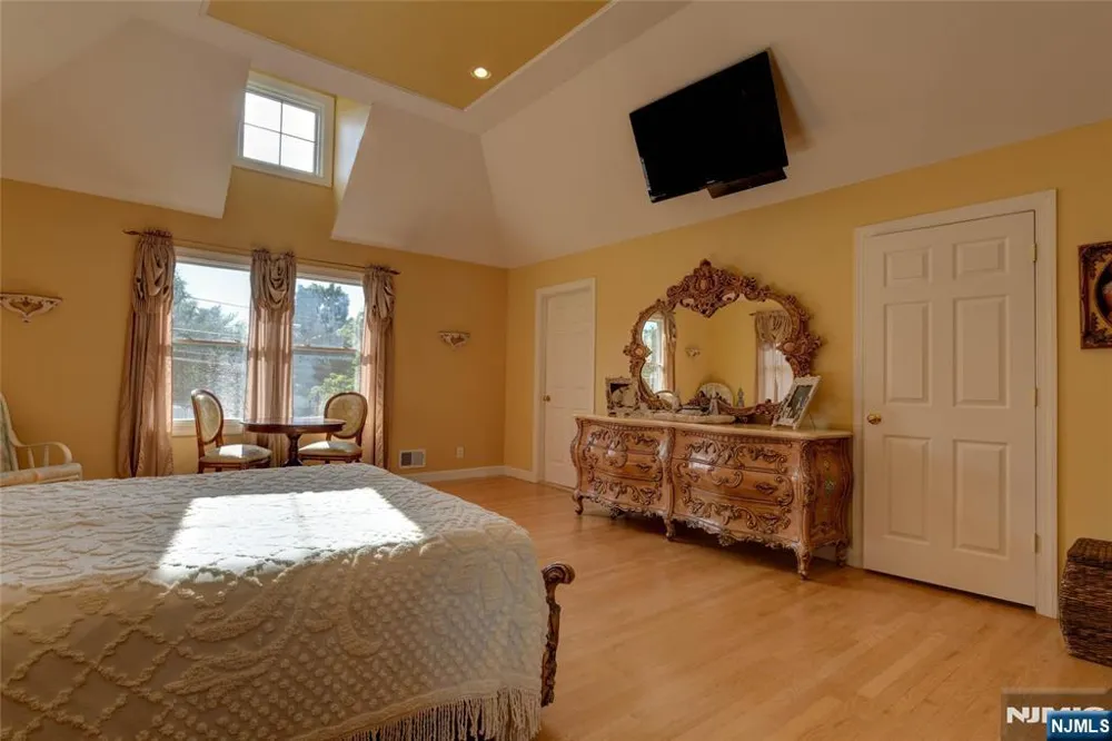 66 Boulevard Pequannock Township, NJ 07440