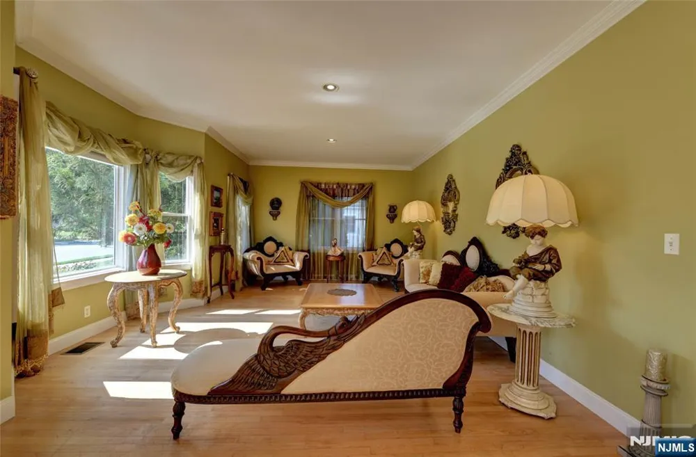 66 Boulevard Pequannock Township, NJ 07440