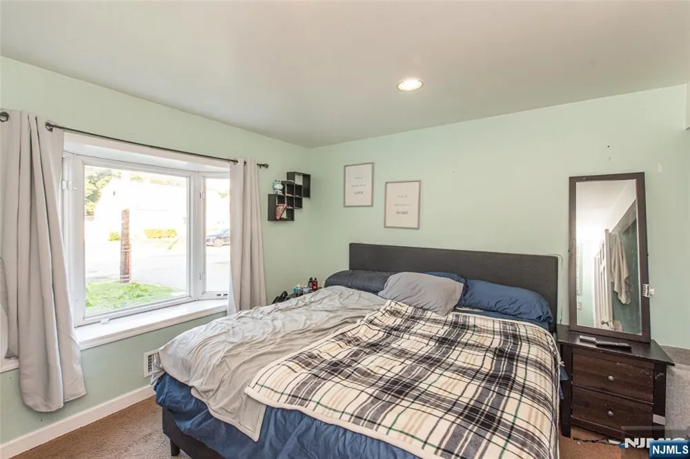 73 Bergen Avenue Wanaque, NJ 07420