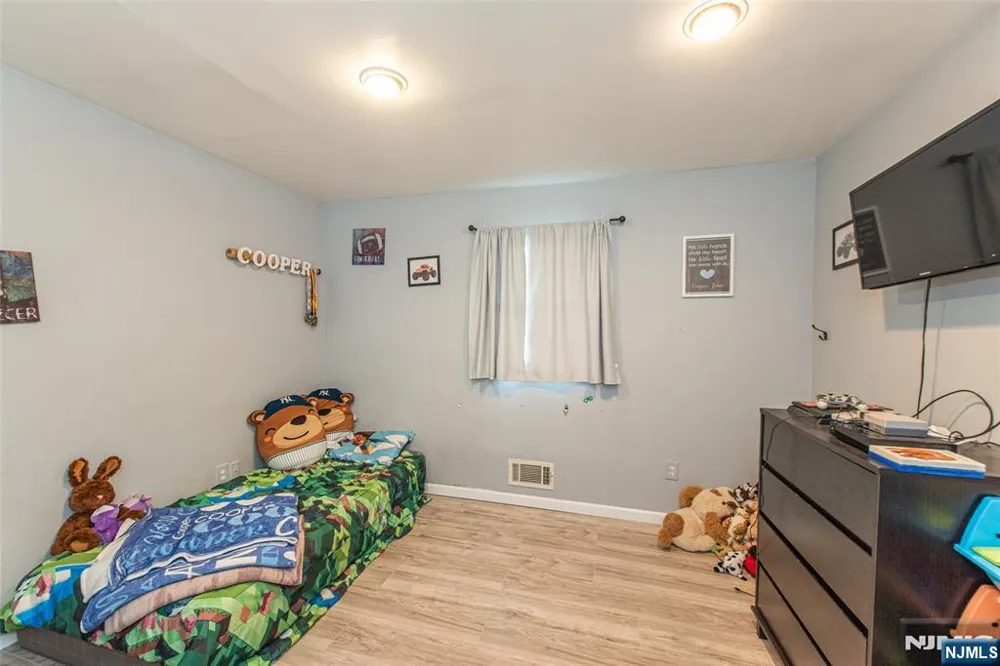 73 Bergen Avenue Wanaque, NJ 07420