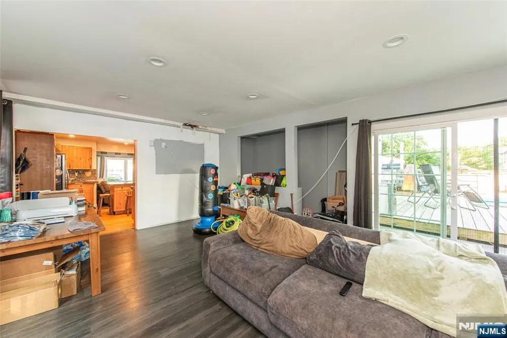 73 Bergen Avenue Wanaque, NJ 07420