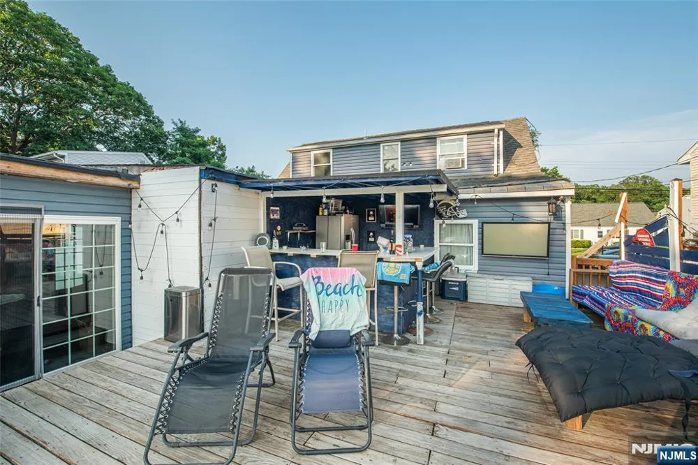 73 Bergen Avenue Wanaque, NJ 07420