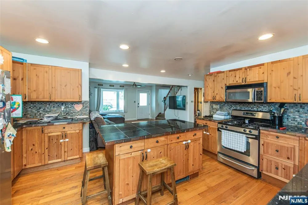 73 Bergen Avenue Wanaque, NJ 07420