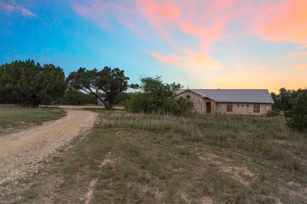 102 Rocky Creek Road Dripping Springs, TX 78620