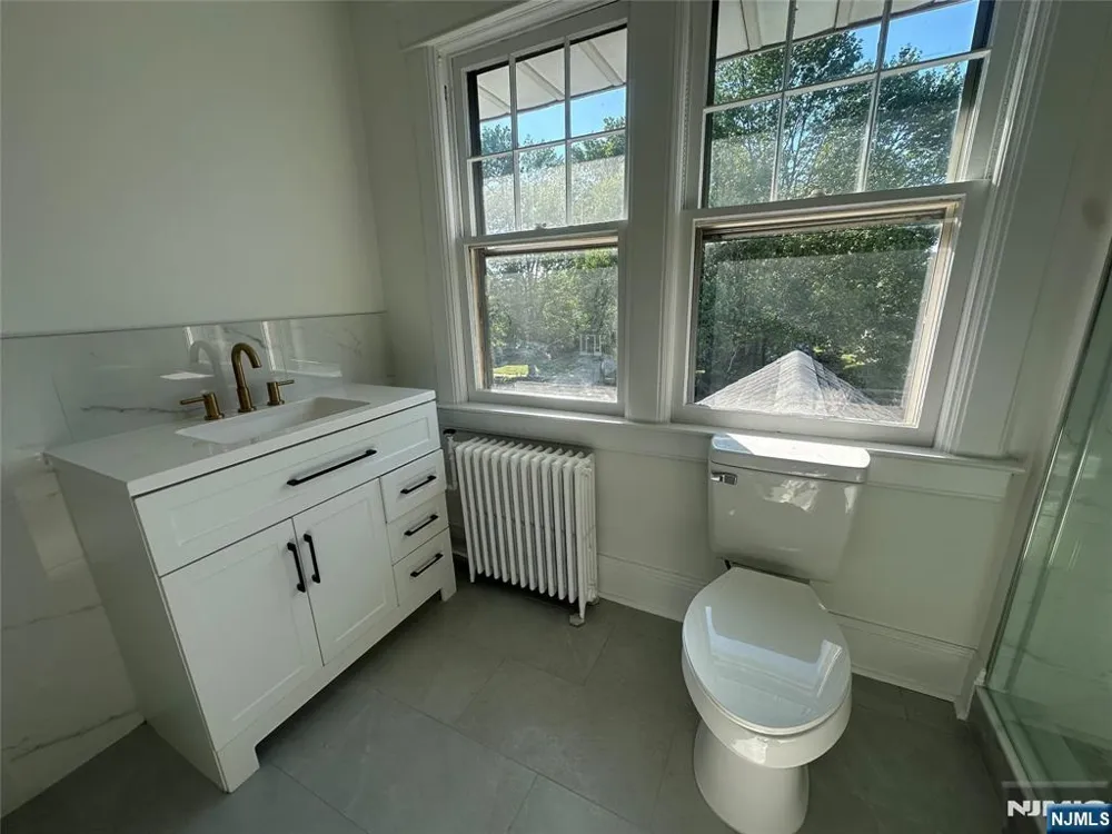 542 Prospect Avenue Ridgefield, NJ 07657
