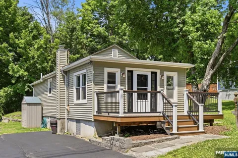 82 Fairview Drive