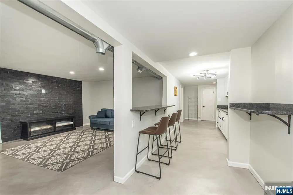 388 Irving South Orange Village, NJ 07079