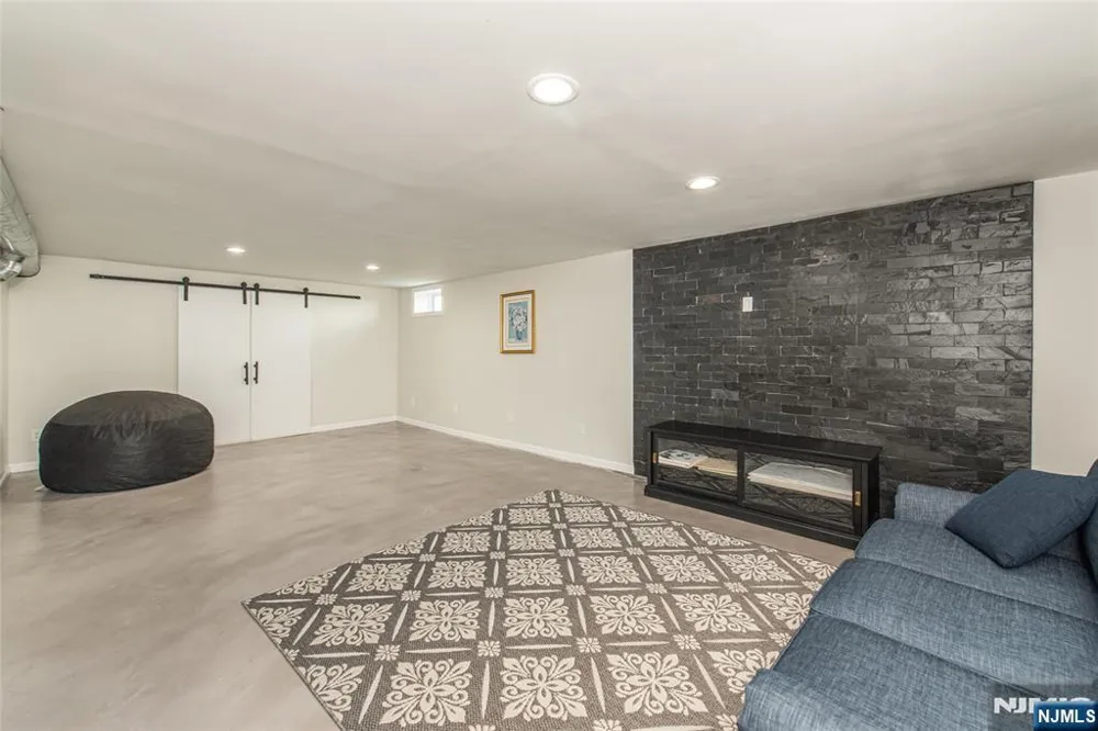 388 Irving South Orange Village, NJ 07079