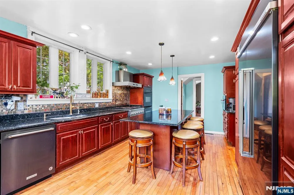 129 Munn Avenue East Orange, NJ 07018