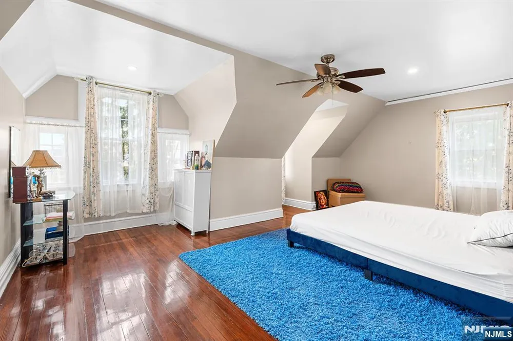 129 Munn Avenue East Orange, NJ 07018