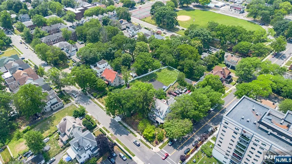 129 Munn Avenue East Orange, NJ 07018