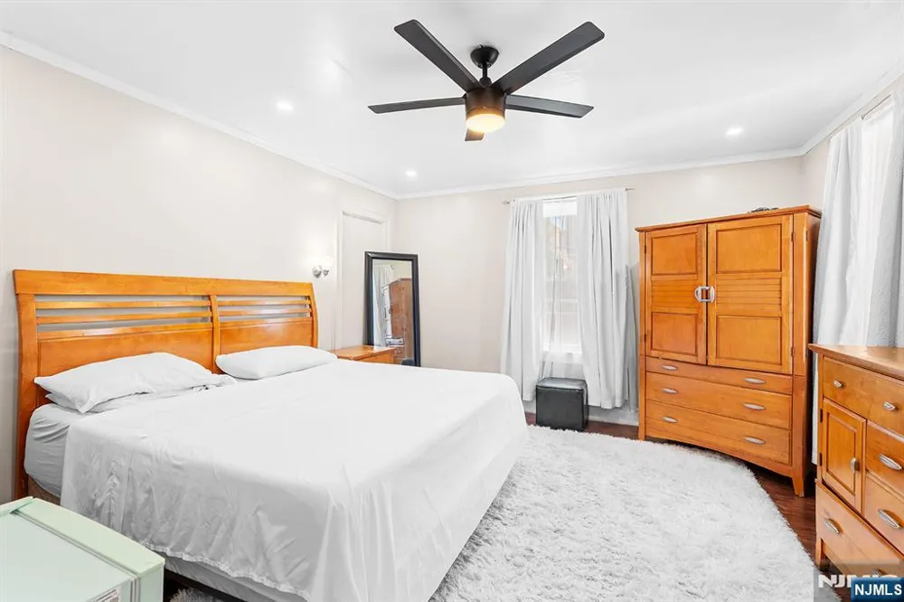 129 Munn Avenue East Orange, NJ 07018