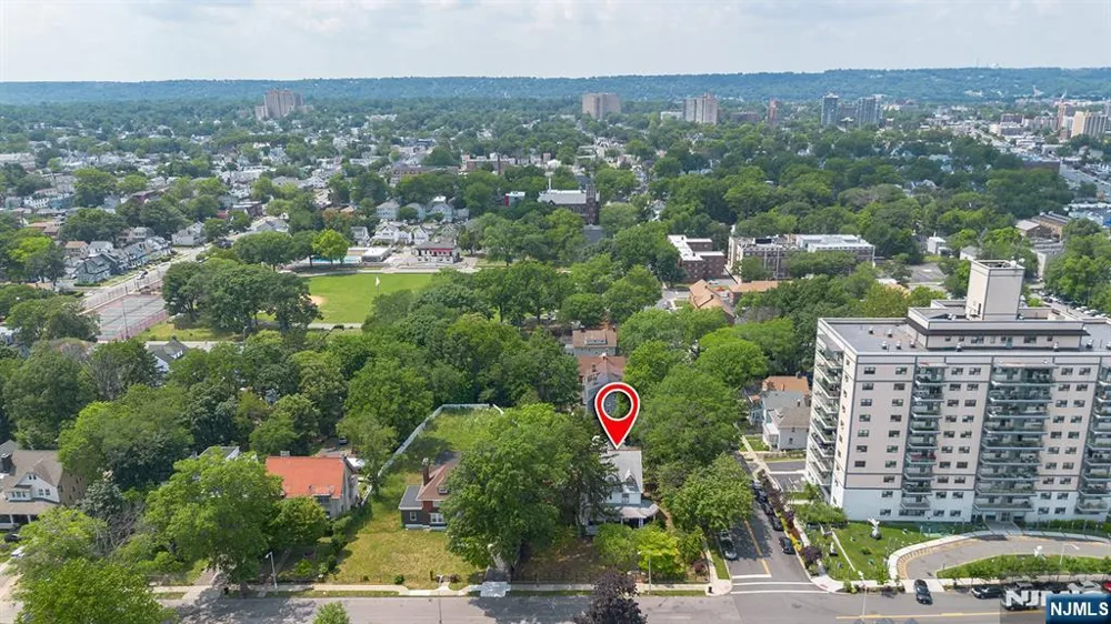 129 Munn Avenue East Orange, NJ 07018