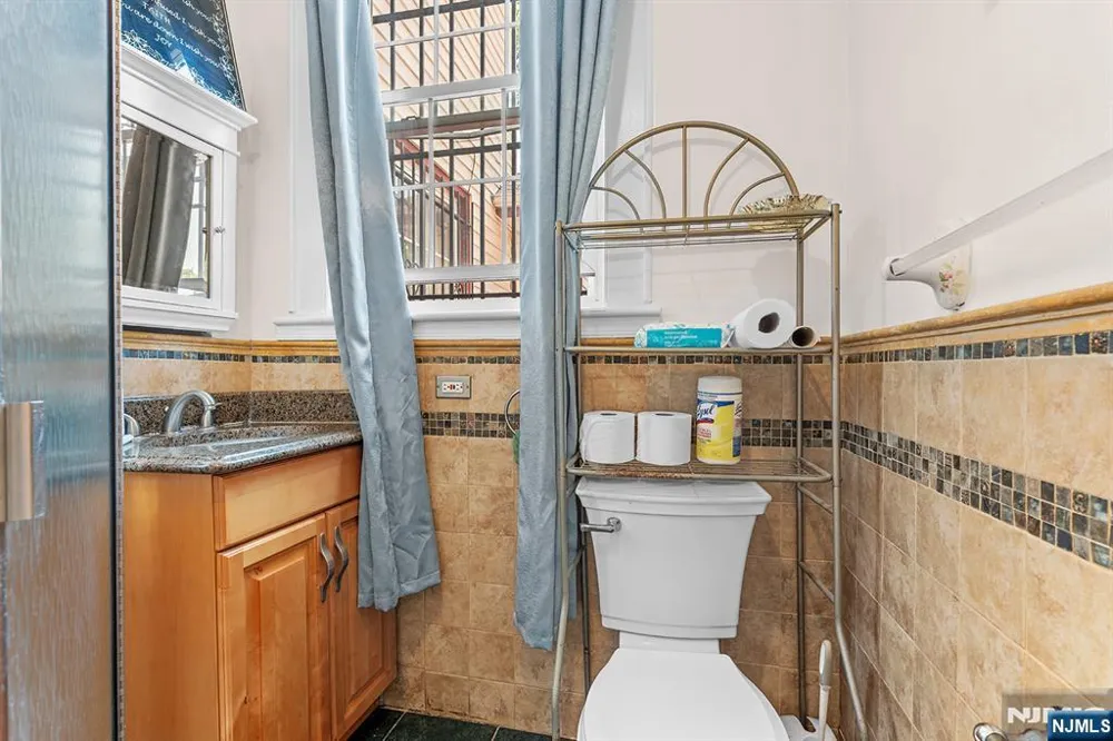 129 Munn Avenue East Orange, NJ 07018
