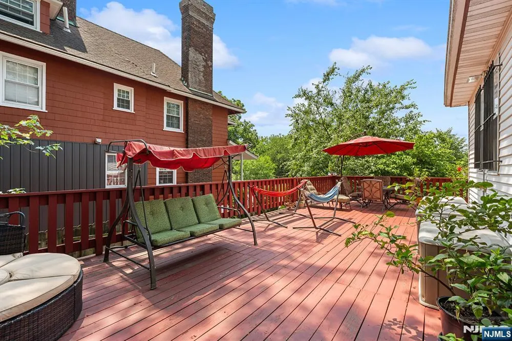 129 Munn Avenue East Orange, NJ 07018