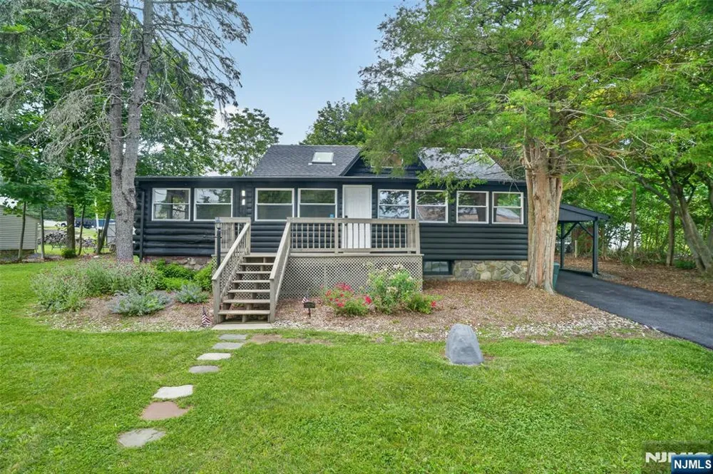 53 Lakeview Drive West Milford, NJ 07480