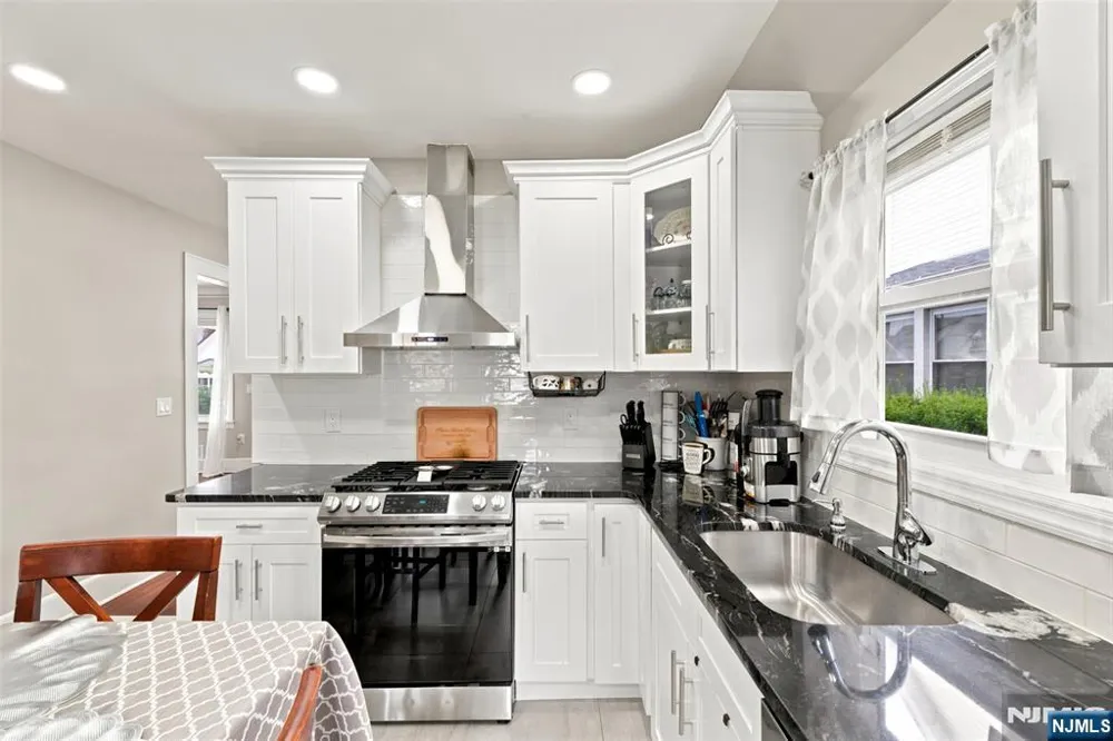 78 Fairmount Terrace East Orange, NJ 07018
