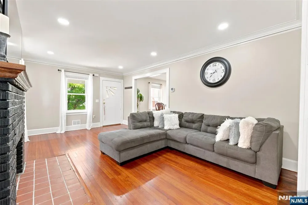 78 Fairmount Terrace East Orange, NJ 07018