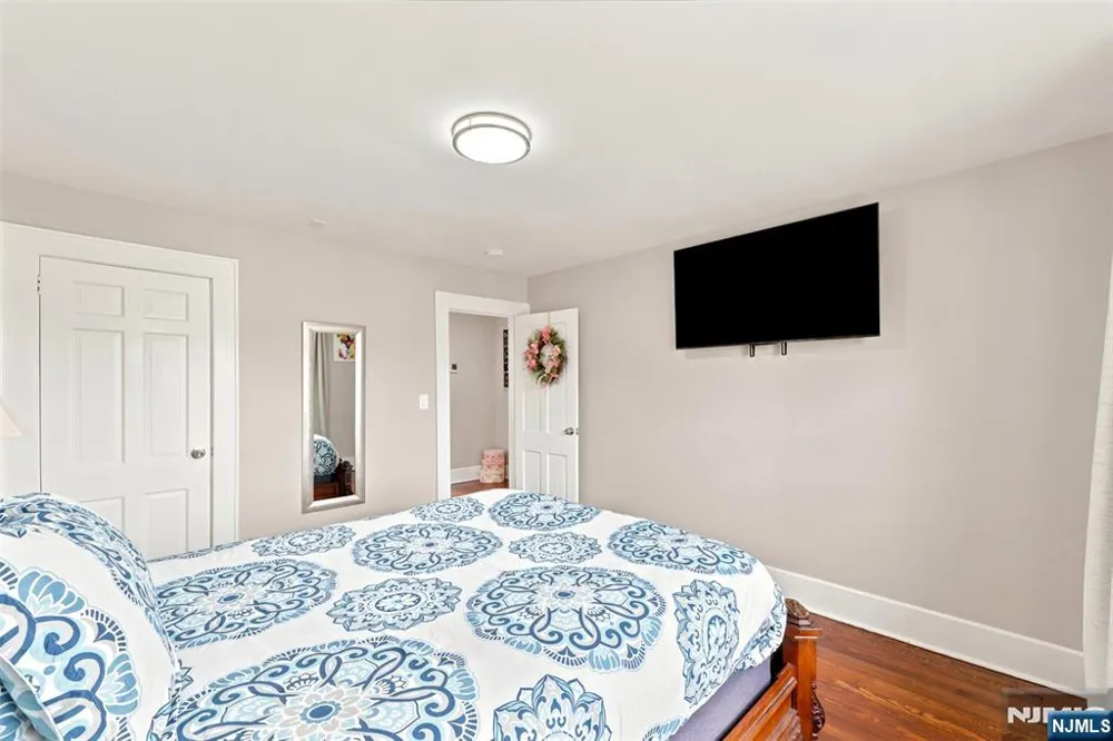 78 Fairmount Terrace East Orange, NJ 07018