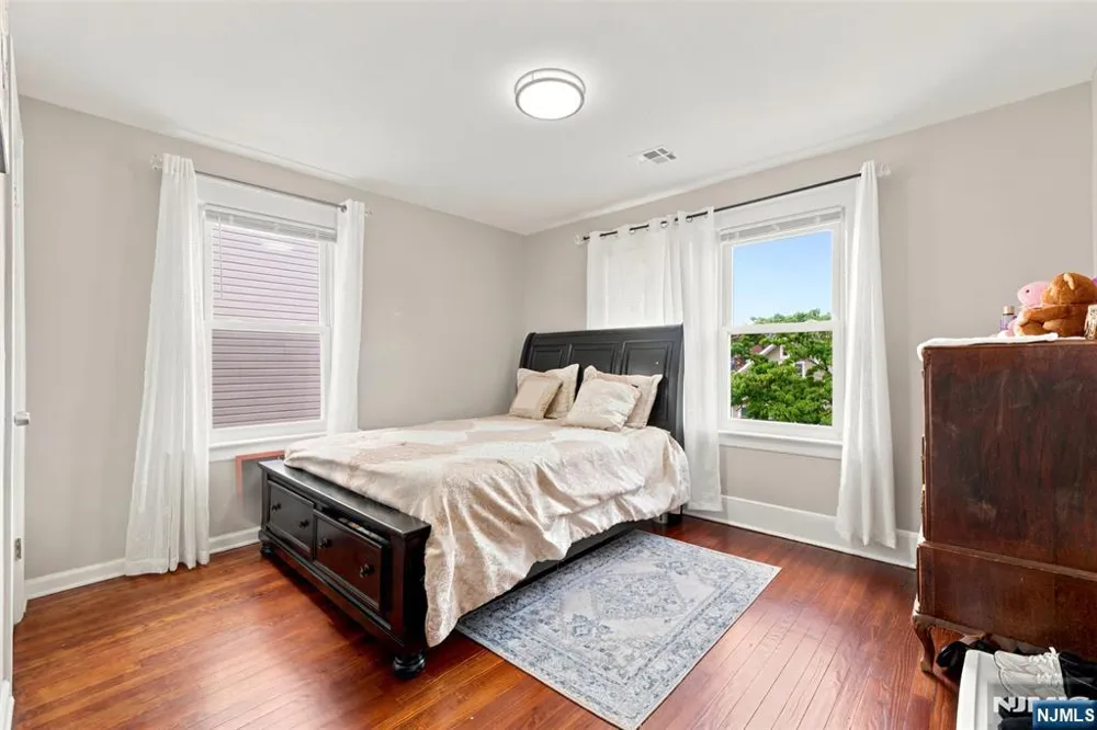 78 Fairmount Terrace East Orange, NJ 07018