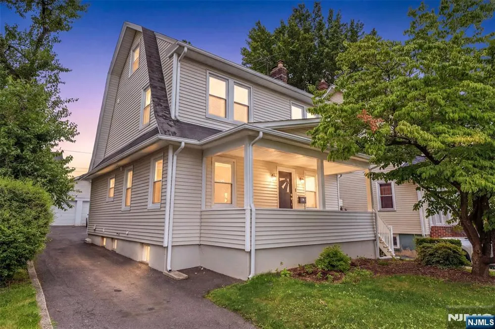 78 Fairmount Terrace East Orange, NJ 07018
