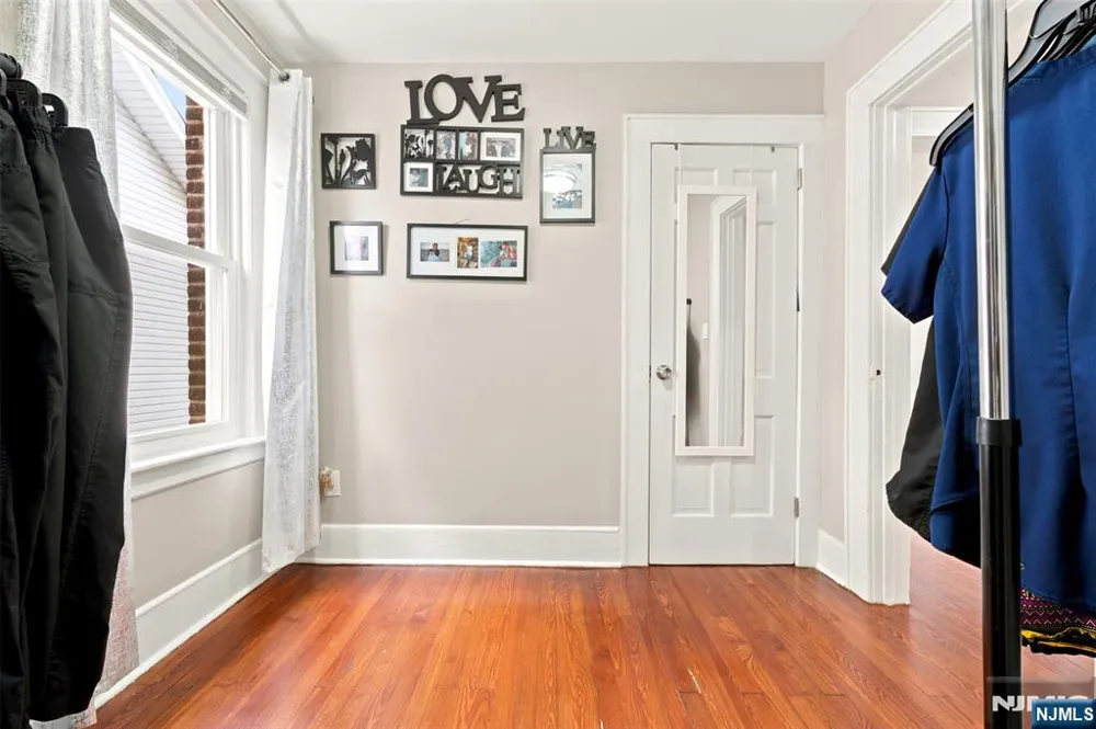 78 Fairmount Terrace East Orange, NJ 07018