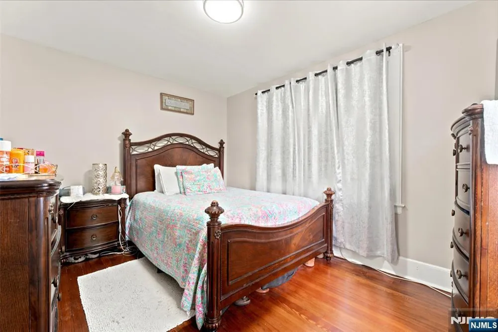 78 Fairmount Terrace East Orange, NJ 07018