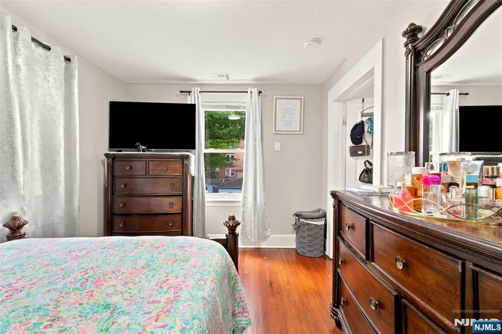 78 Fairmount Terrace East Orange, NJ 07018