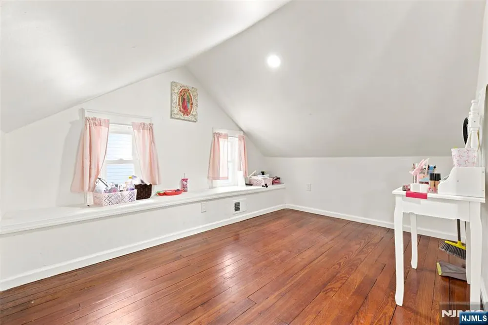 78 Fairmount Terrace East Orange, NJ 07018