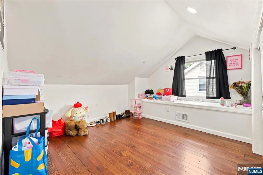 78 Fairmount Terrace East Orange, NJ 07018