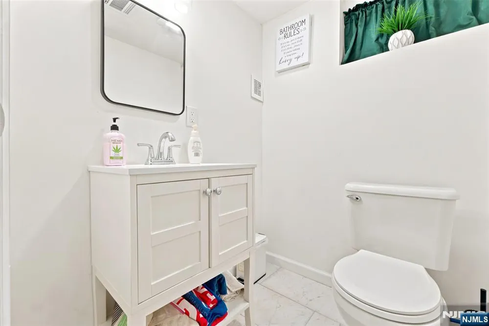 78 Fairmount Terrace East Orange, NJ 07018