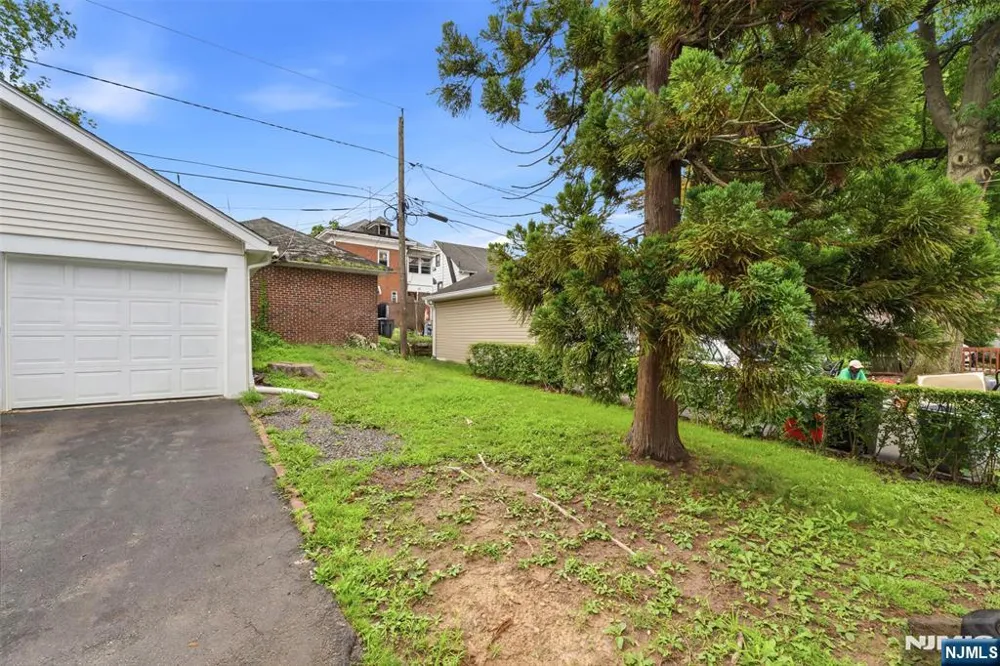 78 Fairmount Terrace East Orange, NJ 07018