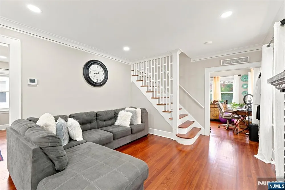 78 Fairmount Terrace East Orange, NJ 07018