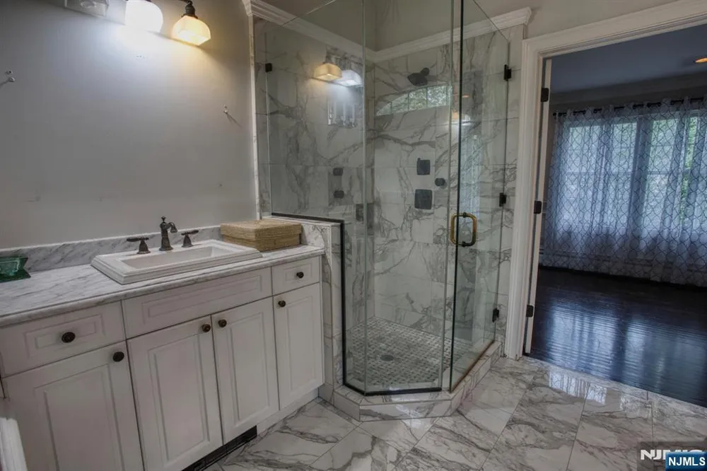 20 Wayne Avenue River Edge, NJ 07661