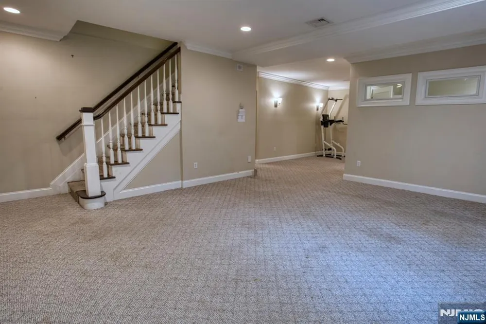 20 Wayne Avenue River Edge, NJ 07661