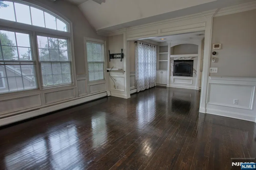 20 Wayne Avenue River Edge, NJ 07661