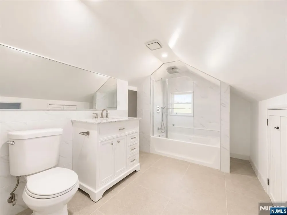 254 Midland Avenue River Edge, NJ 07661