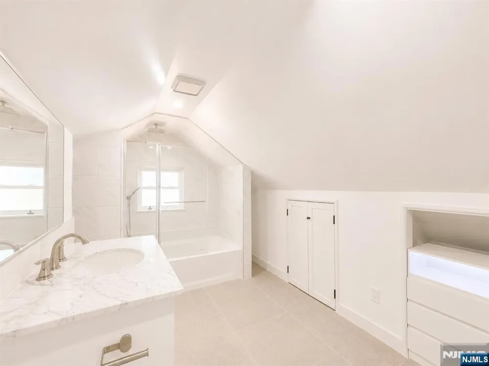 254 Midland Avenue River Edge, NJ 07661