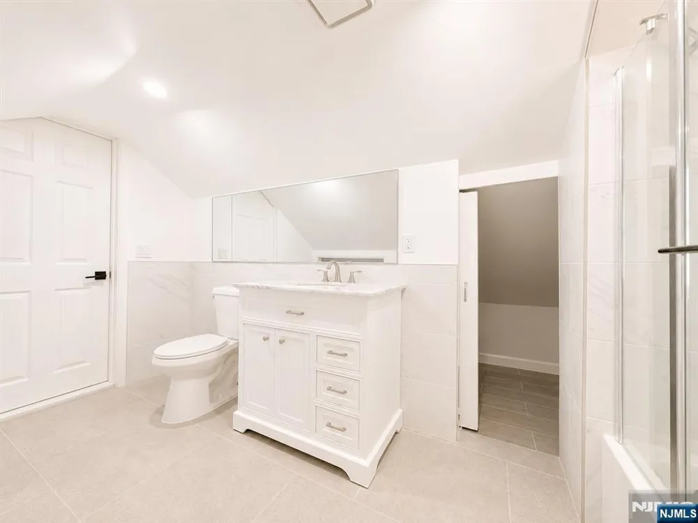 254 Midland Avenue River Edge, NJ 07661