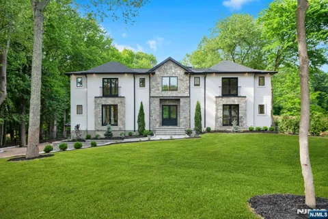 165 Hickory Lane