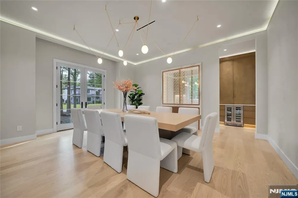 165 Hickory Lane Closter, NJ 07624