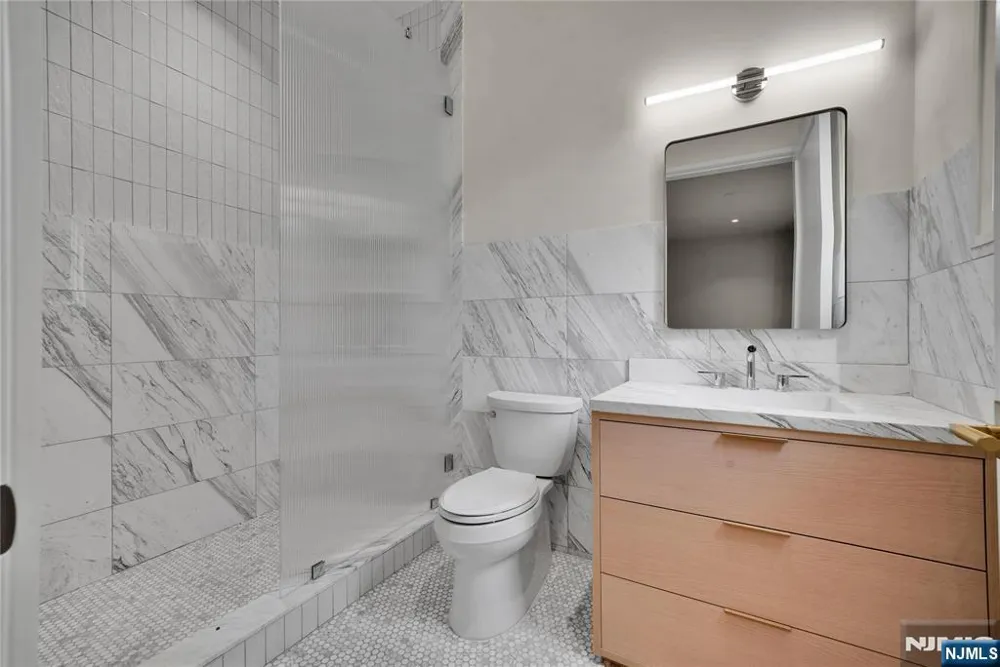 165 Hickory Lane Closter, NJ 07624